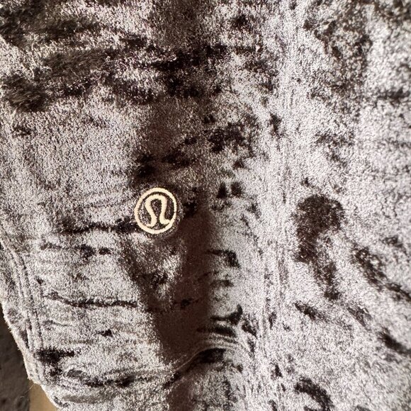 NWOT Rare Lululemon Warm Down Crew Crushed Velvet Long Sleeve Top Black - Picture 3 of 8